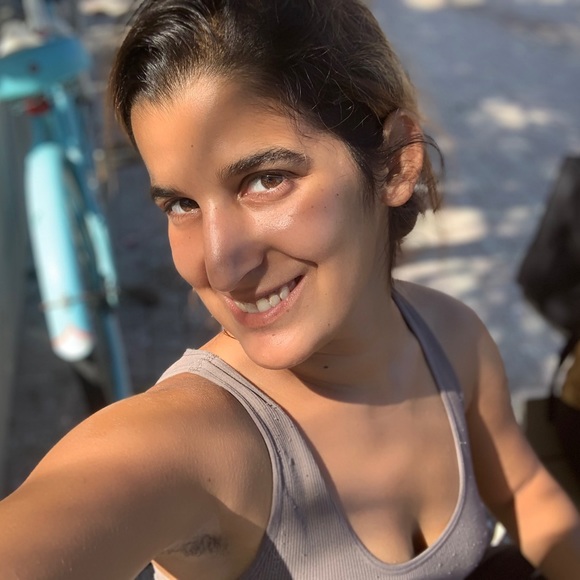 Meet your Posher, Maria - Picture 2 of 3